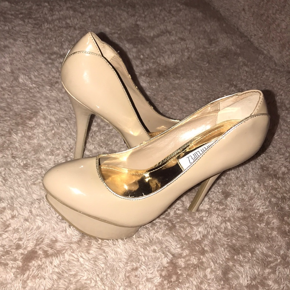 Heels - Picture 3 of 4